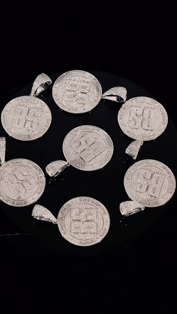 Post Instagram ICE COLD JEWELRY